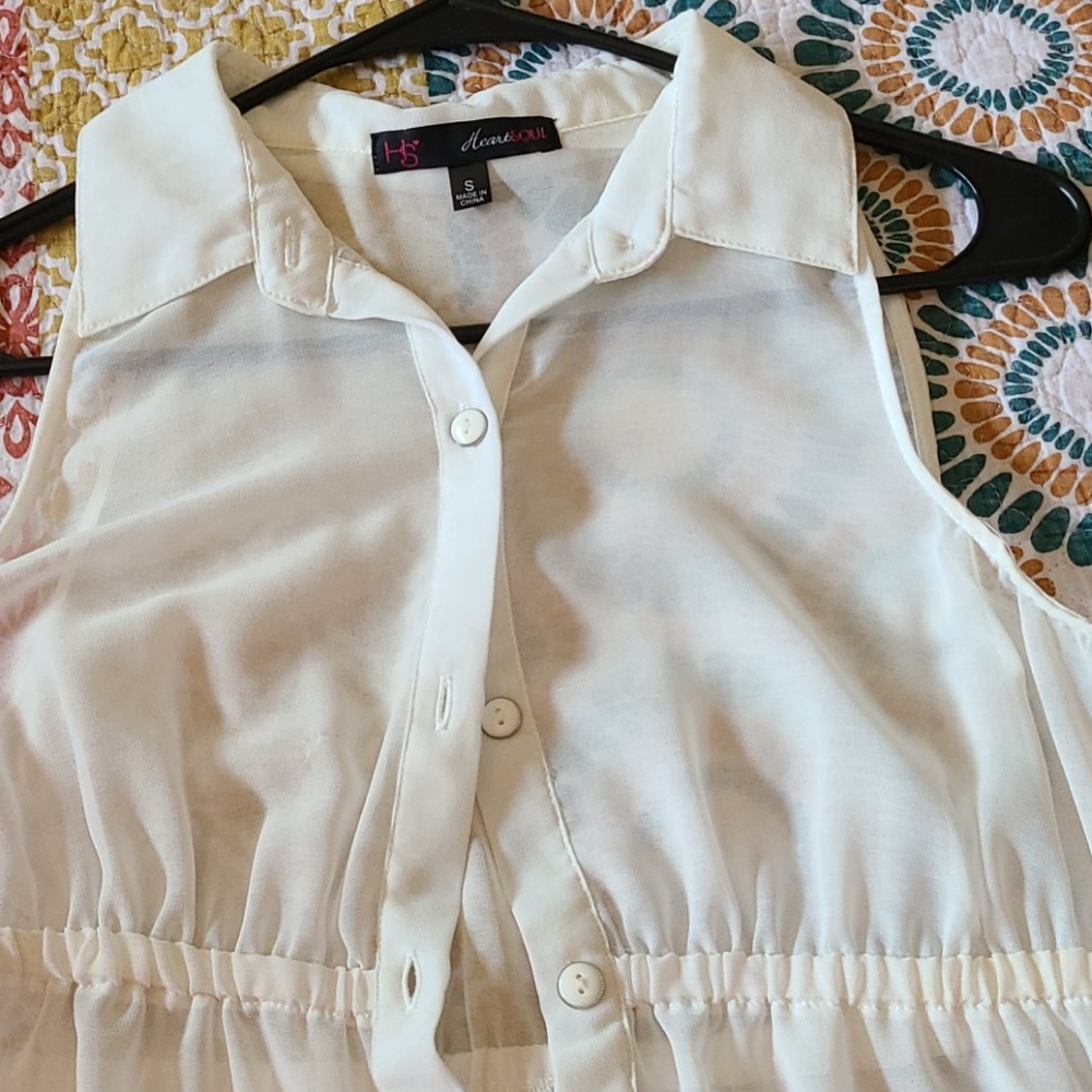 Sheer blouse. - Picture 2 of 5